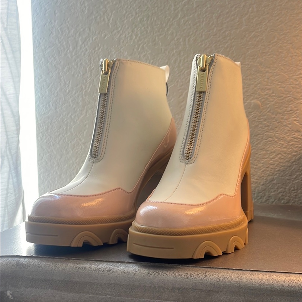 Sorel Cream and Tan Ankle Boots with Tall Sole NWT